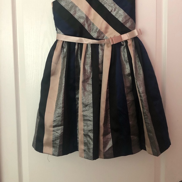 Girls dress - Picture 4 of 4